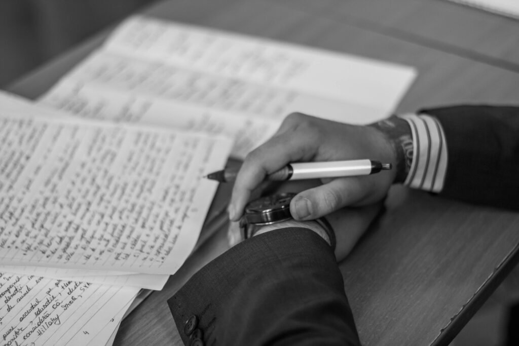 pexels-todoran-bogdan-256061-783737-1-1024x683 The Role of Technology in Modern Crime Fiction Writing
